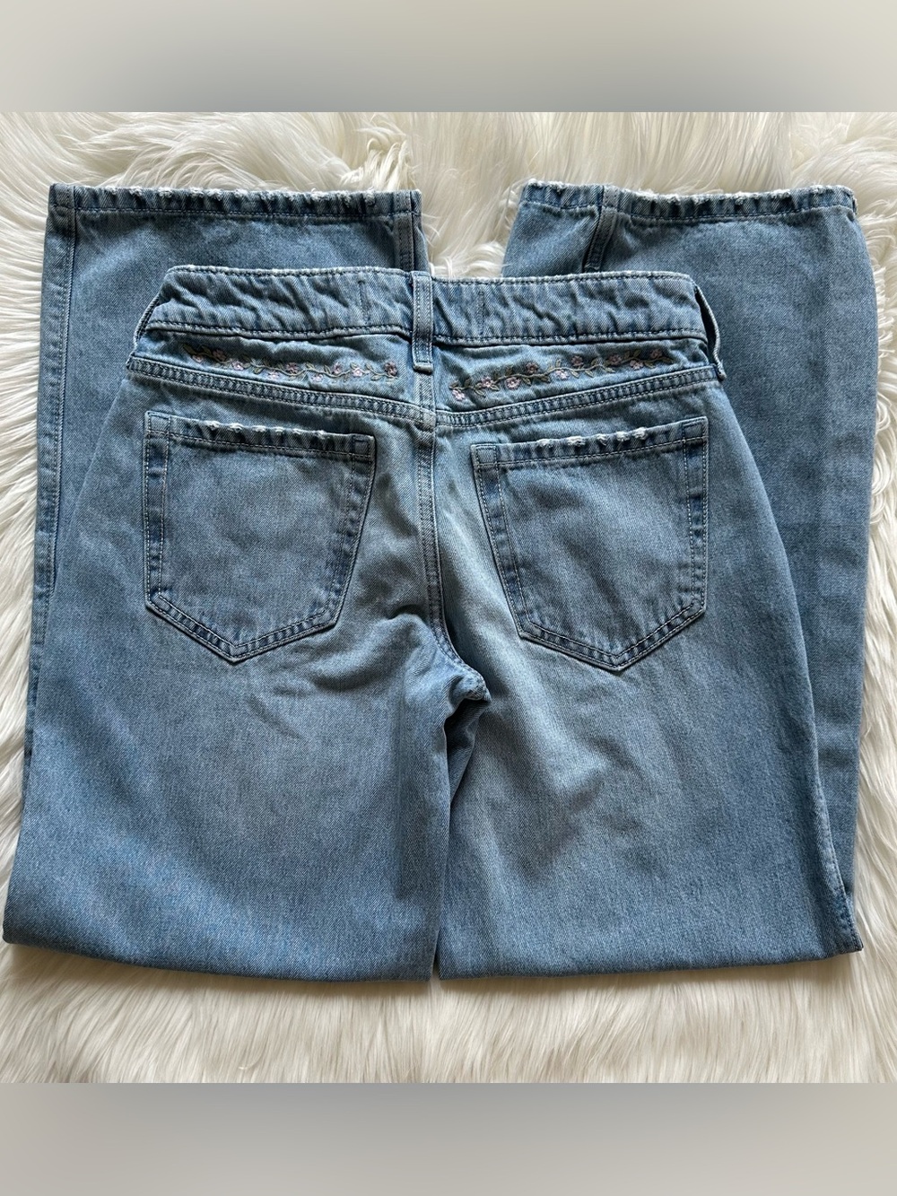 Hollister Low Rise Baggy Jeans - Picture 3 of 6